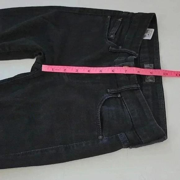 MOTHER The Looker in A Model Spy - Picture 7 of 13